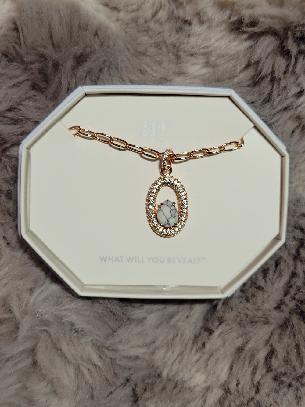 Gold-Plated Oval Pendant Necklace with White Marbled Stone